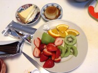 「山もりパフェ」作成の様子。