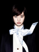 ファントムハイヴ家の末裔でセバスチャンの主人・幻蜂汐璃を演じる剛力彩芽。(C)2014 枢やな/スクウェアエニックス (C)2014 映画「黒執事」製作委員会