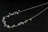 「マギ 白ルフ ネックレス」(C)大高忍／小学館・マギ製作委員会・MBS