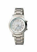 銀色のブレスレットタイプ (C)青山剛昌／小学館・読売テレビ・TMS 1996 (C)2013 青山剛昌／名探偵コナン製作委員会