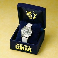 映画のロゴが入った特製記念ボックス入り (C)青山剛昌／小学館・読売テレビ・TMS 1996 (C)2013 青山剛昌／名探偵コナン製作委員会