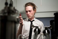 「アンチヴァイラル」メインカット。