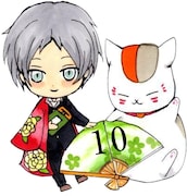 「夏目友人帳」16巻限定版には夏目の、LaLa9月号にはニャンコ先生のフィギュアストラップが付き、2つを組み合わせると10周年を意味する「10」が現れる。※デザインは作成中のものです。