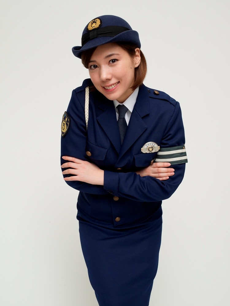 若木純奈役を演じる仲里依紗。