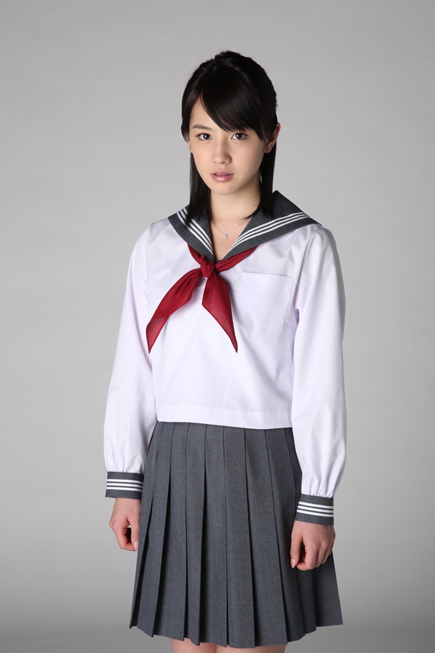 桜庭ななみ演じる今野水希。高校2年生。勉強もメイクも要領よくこなし、クラスの女王的存在・さくらのグループに所属して強者として日々を送っている。常に周りの空気を読み、上手に生きることを心がけているが、実はそこには理由があった……。 (C)すえのぶけいこ／講談社「別冊フレンド」(C)「リミット」製作委員会