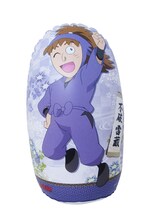 C賞の起き上がり忍たま「鉢屋三郎＆不破雷蔵」の表面。 (C)NHK・尼子騒兵衛・総合ビジョン