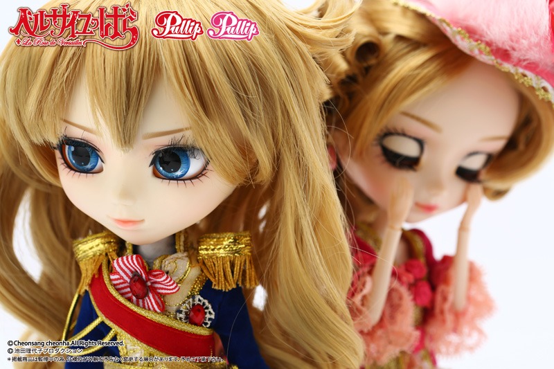 オスカルとマリー・アントワネットのドール。(C)Cheonsang cheonha.All Rights Reserved. (C)池田理代子プロダクション