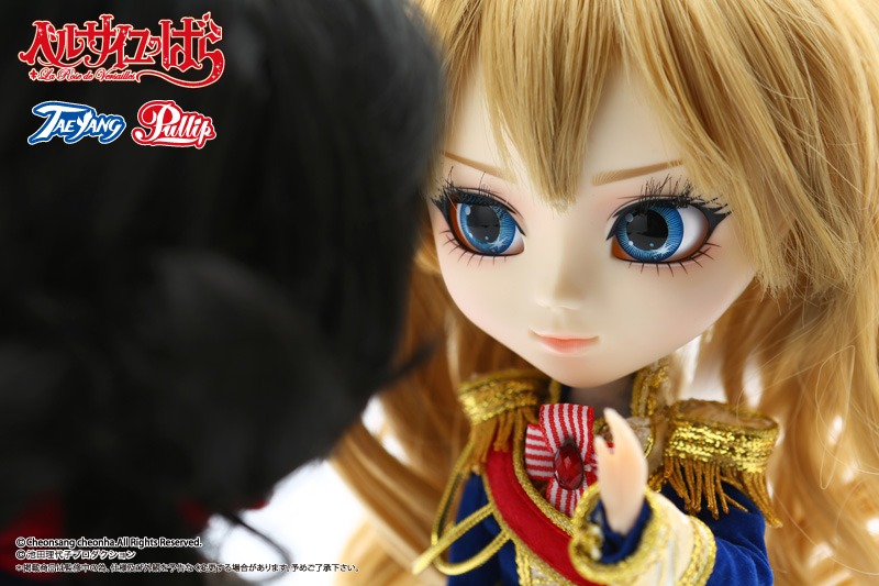 オスカルとアンドレのドール。(C)Cheonsang cheonha.All Rights Reserved. (C)池田理代子プロダクション
