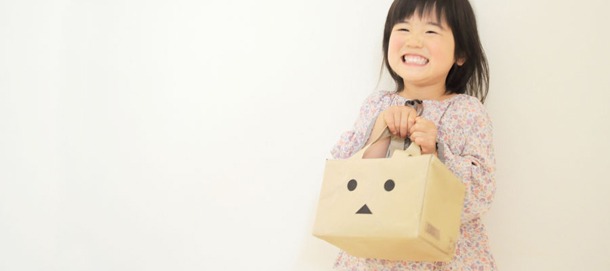 「ダンボーのカートンバッグ」の使用例。(C)KIYOHIKO AZUMA / YOTUBA SUTAZIO