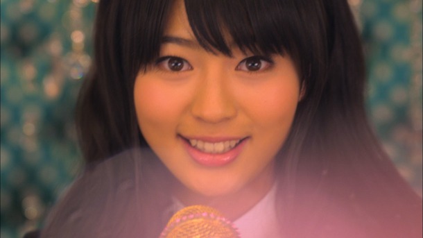 アイドルへと変身した奥田奏四。