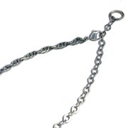 「鏃大ネックレス」(c)LUCKY LAND COMMUNICATIONS / SHUEISHA