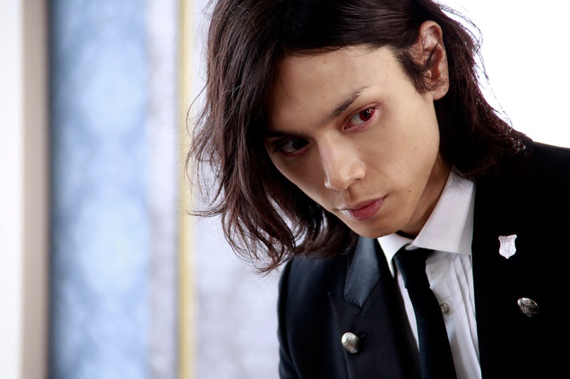 映画「黒執事」より、水嶋ヒロ演じる執事のセバスチャン。(C)2014 枢やな／スクウェアエニックス (C)2014 映画「黒執事」製作委員会