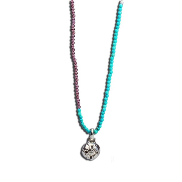 ネックレス「もいっぱああああつッ！」 (c)LUCKY LAND COMMUNICATIONS / SHUEISHA