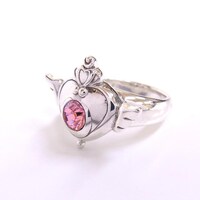 「美少女戦士セーラームーンSuperS ブローチデザインリング silver925」シルバー。(C)Naoko Takeuchi (C)武内直子・PNP・東映アニメーション