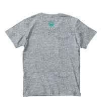 キラークイーンのTシャツ。(c)荒木飛呂彦＆LUCKY LAND COMMUNICATIONS／集英社