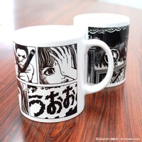 エスケイジャパンより発売される「おろち」マグカップ。左が「コミック柄」、右が「部屋柄」。