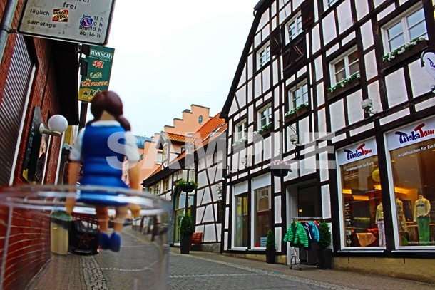 「コップのフチ子Magazineプラス」より。(c)タナカカツキ2013/KITAN CLUB