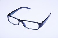 7月20日発売のオトナファミ9月号に付く、付録のブルーライトカットメガネ。