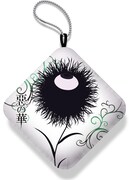 「惡の華」ぷにぷにうで枕（華柄）。価格は840円。(c)押見修造・講談社／「惡の華」製作委員会