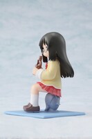 「トイズワークスコレクションよんてんご 日常 完全数量限定版」の水上麻衣。(C)あらゐけいいち・角川書店／東雲研究所