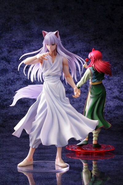 フィギュア「妖狐蔵馬」（手前）とフィギュア「蔵馬」（奥）。原作/冨樫義博「幽☆遊☆白書」（集英社「ジャンプコミックス」刊）(C)Yoshihiro Togashi 1990年-1994年 (C)ぴえろ／集英社