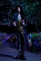 謎の葬儀屋・ジェイを演じる栗原類。(C)2014 枢やな／スクウェアエニックス (C)2014 映画「黒執事」製作委員会