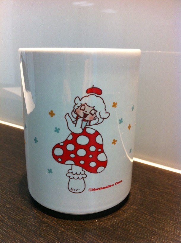 予約者の中から抽選で20名に当たる「クラウド湯呑み」。