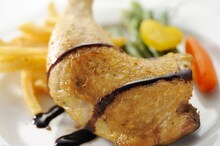 「ONE PIECE」のカフェマドモアゼルで提供されるメニュー。(c)尾田栄一郎／集英社・フジテレビ・東映アニメーション