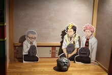 「青の祓魔師」コーナーでは、キャラクターたちと記念撮影が可能。(c)加藤和恵／集英社・「青の祓魔師」製作委員会・MBS