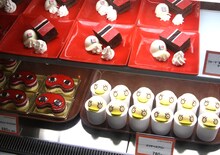 「銀魂」と「新テニスの王子様」のスイーツ。(c)空知英秋／集英社・テレビ東京・電通・サンライズ・アニプレックス (c)許斐 剛／集英社・NAS・新テニスの王子様プロジェクト