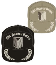 「調査兵団刺繍キャップ」は3885円。(c)諫山創・講談社／「進撃の巨人」製作委員会