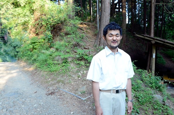 早矢仕慎司役の芹澤興人。