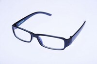 オトナファミ9月号の付録、ブルーライトカットメガネ。