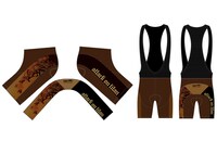 「進撃の巨人」サイクルビブショーツ。（C）諫山創・講談社/「進撃の巨人」製作委員会