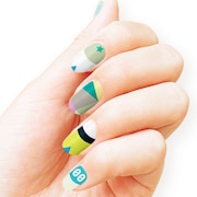 「EVA CoordiNail by VlliVlli D-Type(レイ)」の装着イメージ。(c)khara