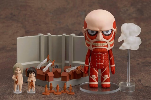 この街は…もう…無数の巨人に占拠される!! (c)諫山創・講談社／「進撃の巨人」製作委員会