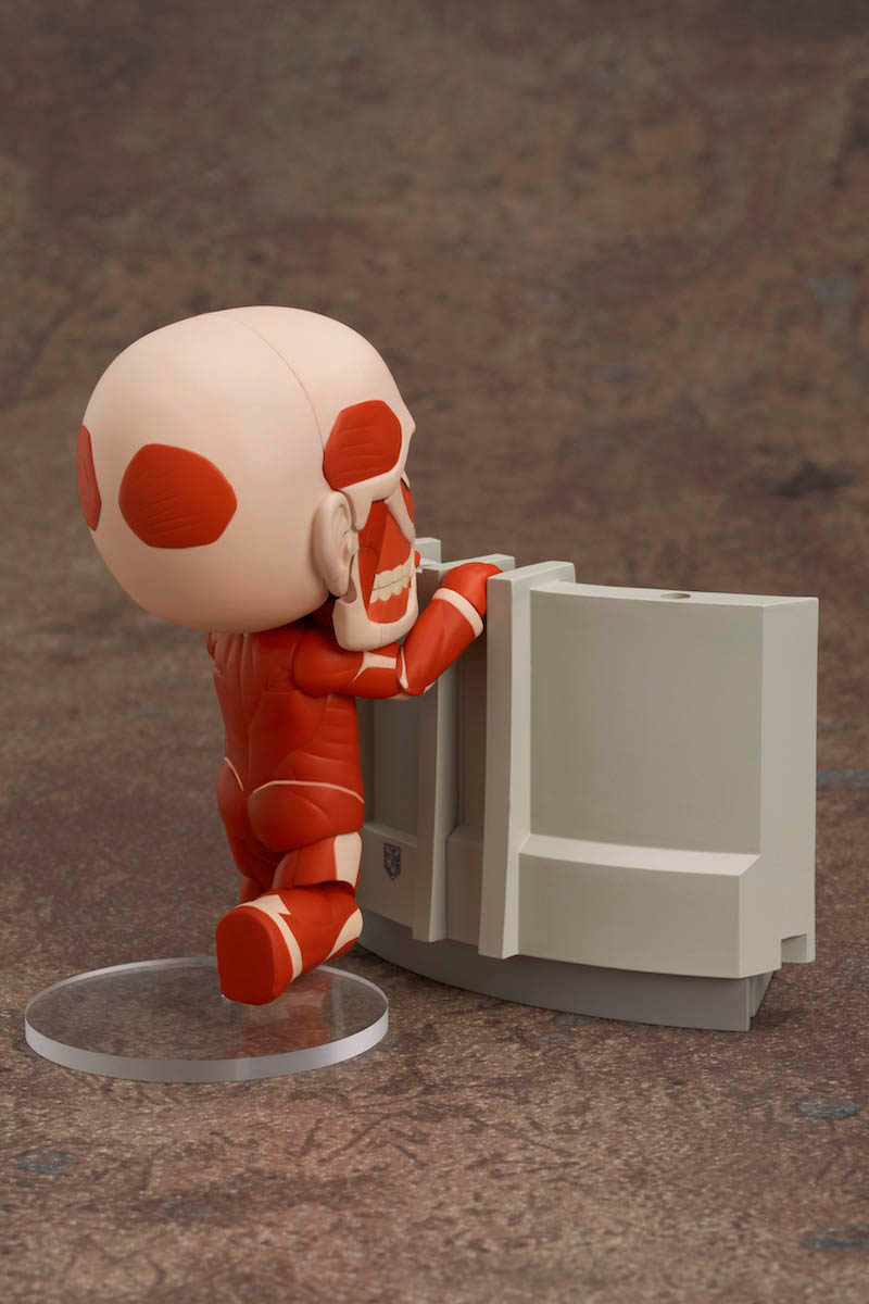 「ねんどろいど 超大型巨人 & 進撃のプレイセット」(c)諫山創・講談社／「進撃の巨人」製作委員会