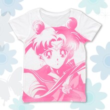 7月に発売されていた「美少女戦士セーラームーン フルプリントTシャツ face柄 ホワイト」(C)Naoko Takeuchi(C)武内直子・PNP・東映アニメーション
