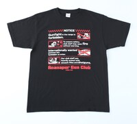 レヴィの射撃場立ち入り禁止を命じる「KEEP OUT レヴィ Tシャツ」のフロント。