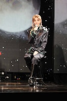 ゾイサイト役の彩夏涼。