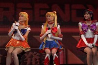 製作発表会見でのトークの様子。