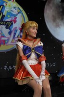 会見後、コミックナタリーの取材に応じたセーラーヴィーナス役の坂田しおり。