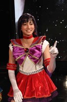 会見後、コミックナタリーの取材に応じたセーラーマーズ役の七木奏音。