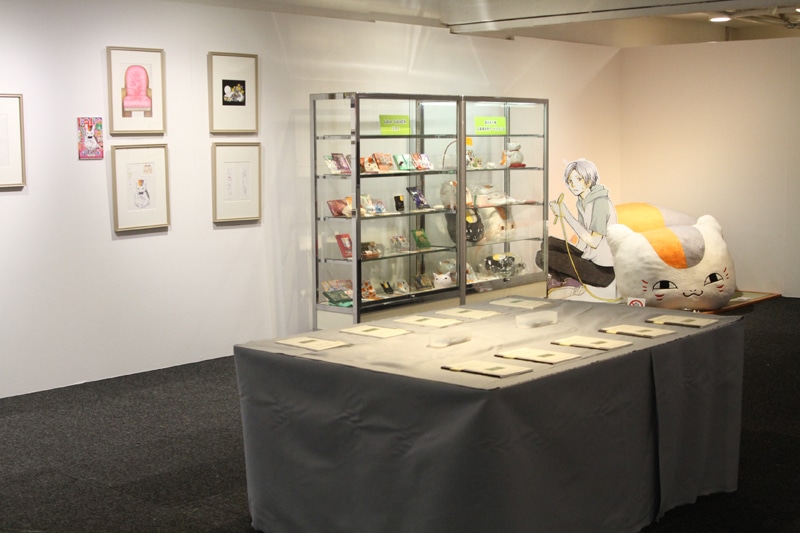 「夏目友人帳原画展～緑川ゆきの世界～」展示風景。