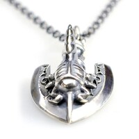 「秘められた叡智」(c)LUCKY LAND COMMUNICATIONS / SHUEISHA