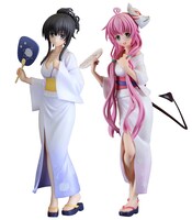 左がC賞「古手川唯 浴衣フィギュア」右がB賞「ララ 浴衣フィギュア」(C)FURYU CORPORATION 2013. All Rights Reserved. (C)矢吹健太朗・長谷見沙貴／集英社・とらぶるダークネス製作委員会