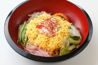 「松前藩」漲る男子の心意気！体もホットな與儀のピリ辛冷やし中華！！ (c)御巫桃也/一迅社・カーニヴァル製作委員会