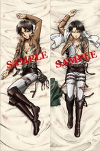 エレンの抱き枕カバー（左）とリヴァイの抱き枕カバー（右）。(c)諫山創・講談社／「進撃の巨人」製作委員会