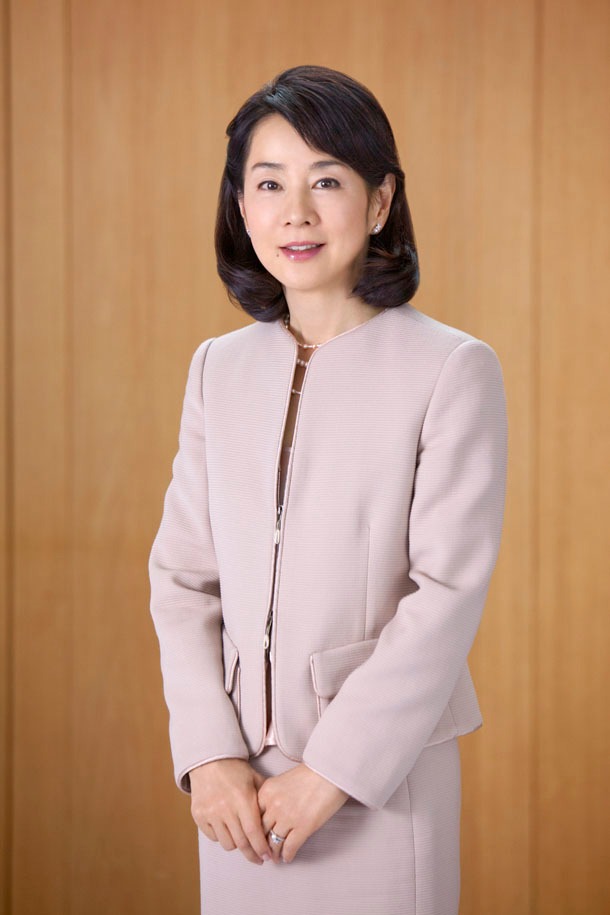 マーヤー天を演じる吉永小百合。(c)2014「手塚治虫のブッダ2」 製作委員会