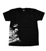 週刊少年ジャンプ45周年記念Tシャツ メリー号黒【Mサイズ】（表面）